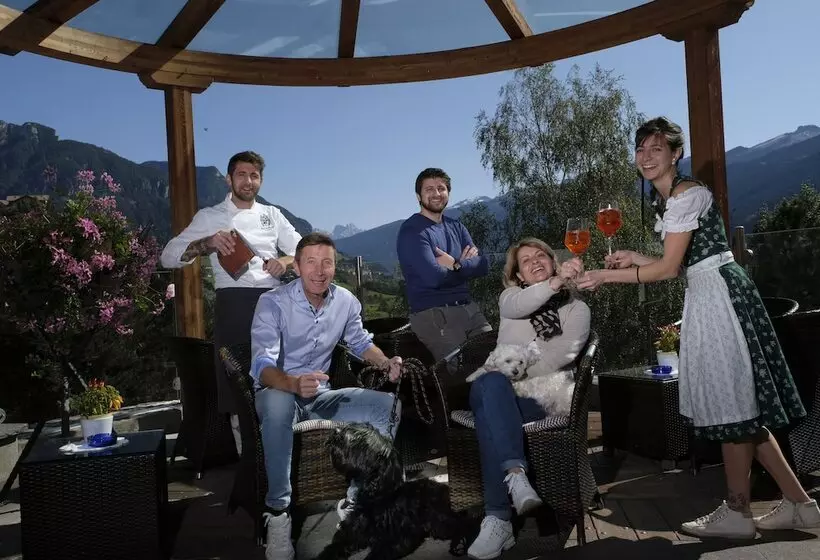 Отель La Roccia Wellness