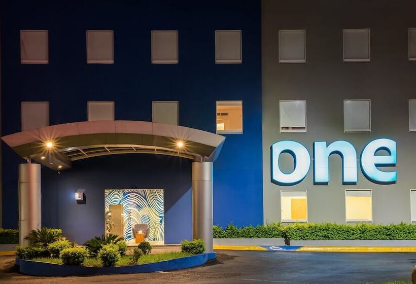 فندق One Monterrey Aeropuerto