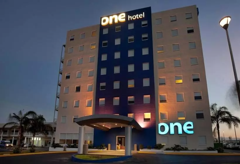 هتل One Monterrey Aeropuerto