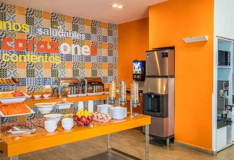 هتل One Monterrey Aeropuerto