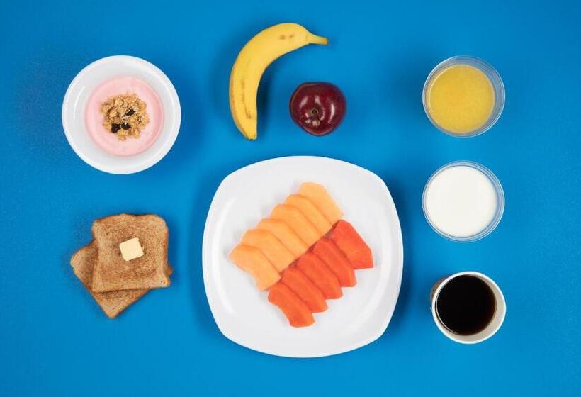 هتل One Puebla Finsa