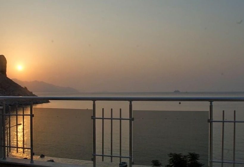 בית מלון כפרי Pine Beach Boutique