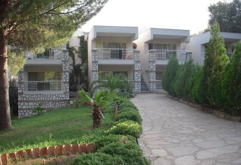 בית מלון כפרי Pine Beach Boutique