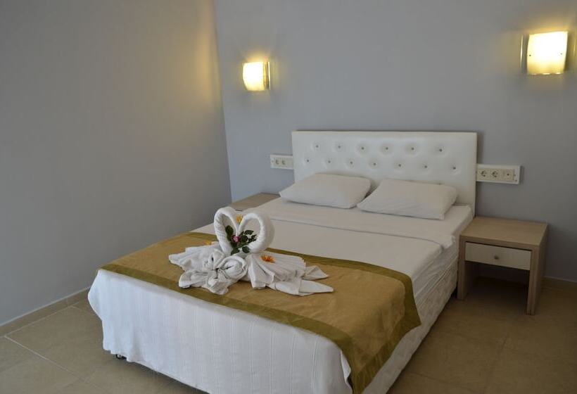 בית מלון כפרי Pine Beach Boutique