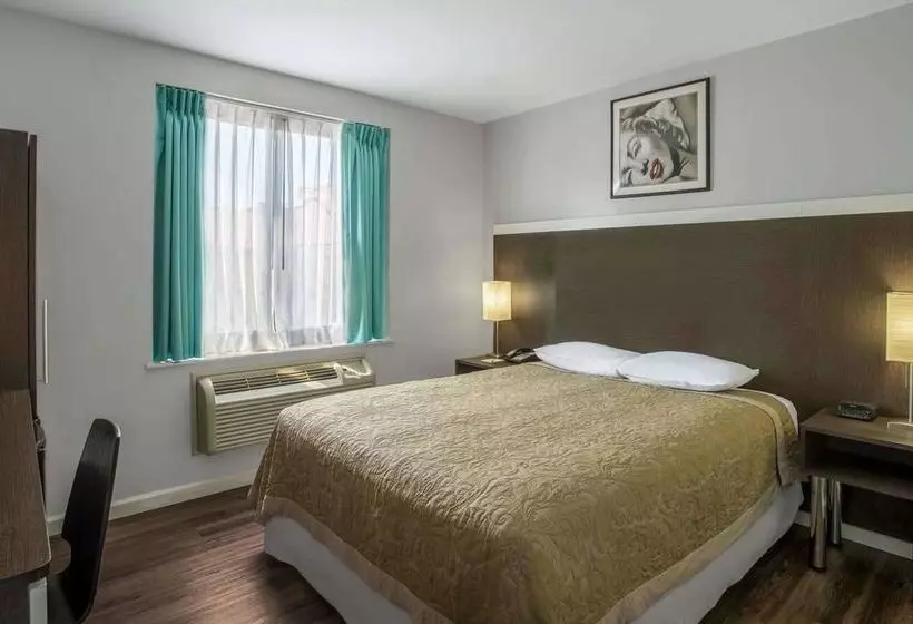 호텔 Super 8 By Wyndham Brooklyn / Park Slope