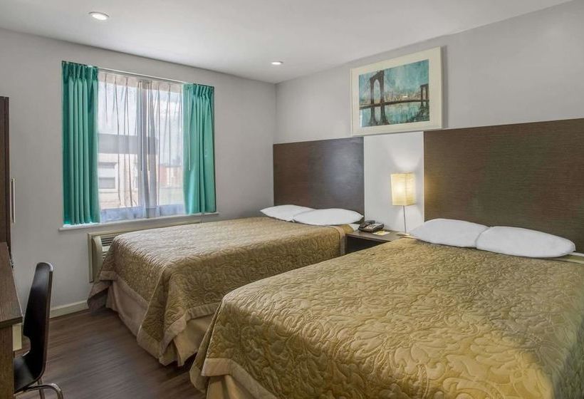 فندق Super 8 By Wyndham Brooklyn / Park Slope