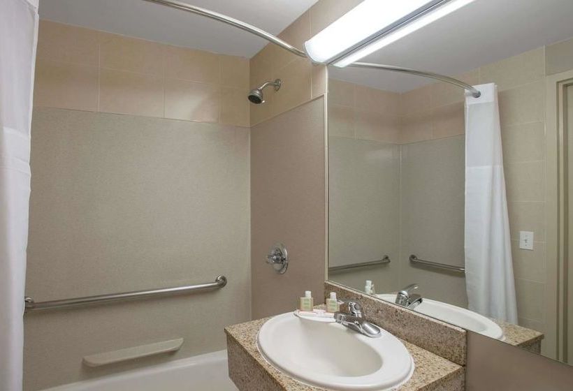 فندق Super 8 By Wyndham Brooklyn / Park Slope