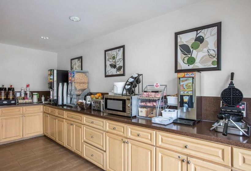 فندق Super 8 By Wyndham Brooklyn / Park Slope