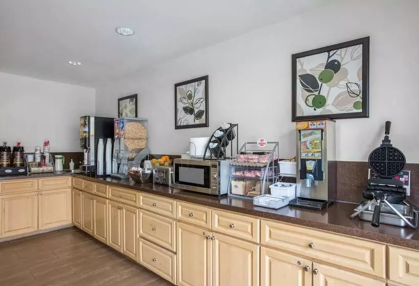 호텔 Super 8 By Wyndham Brooklyn / Park Slope