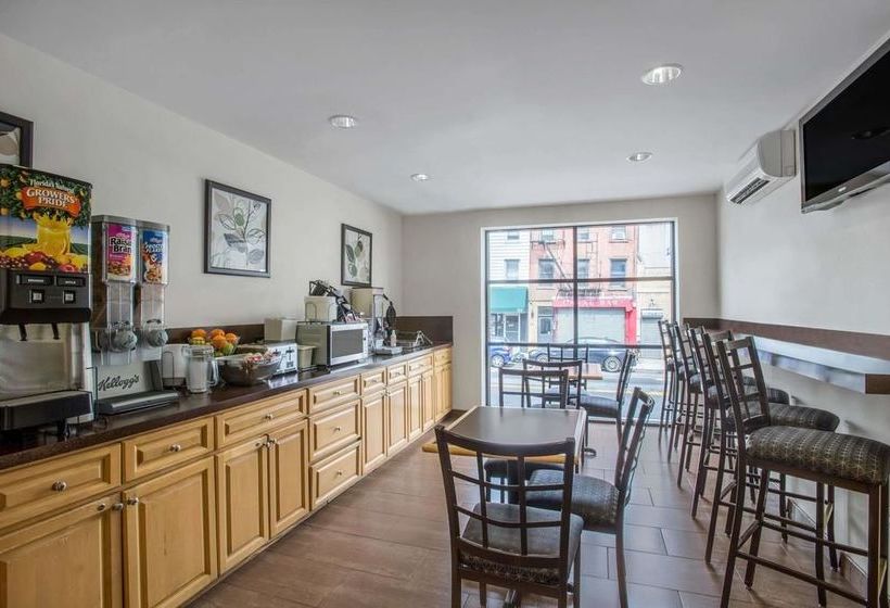 فندق Super 8 By Wyndham Brooklyn / Park Slope