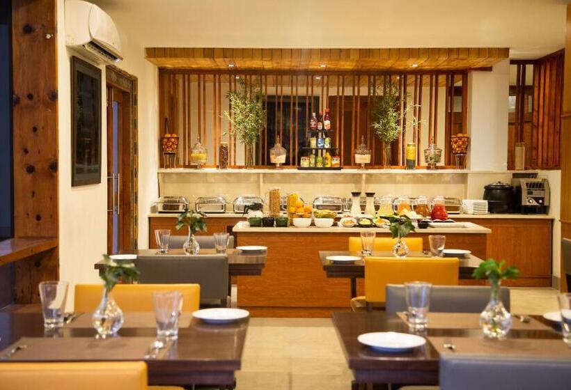 Lemon Tree Hotel, Thimphu