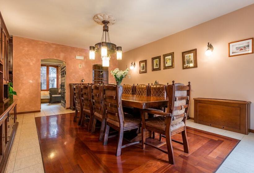 پانسیون Forza Lux Guest House