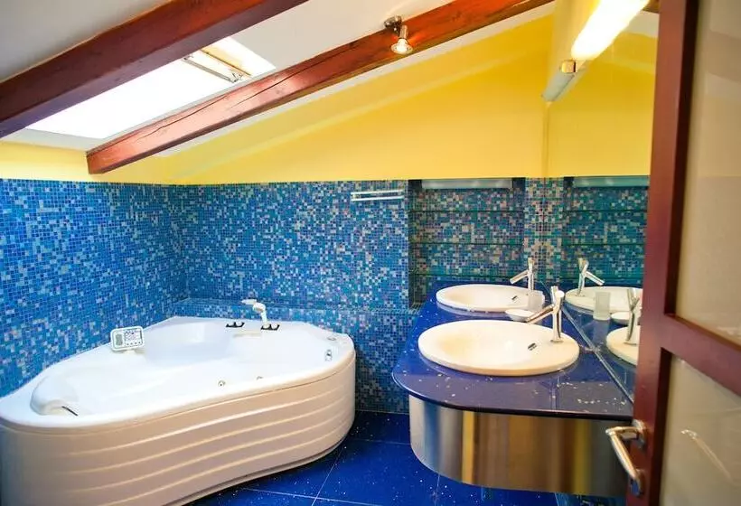 پانسیون Forza Lux Guest House