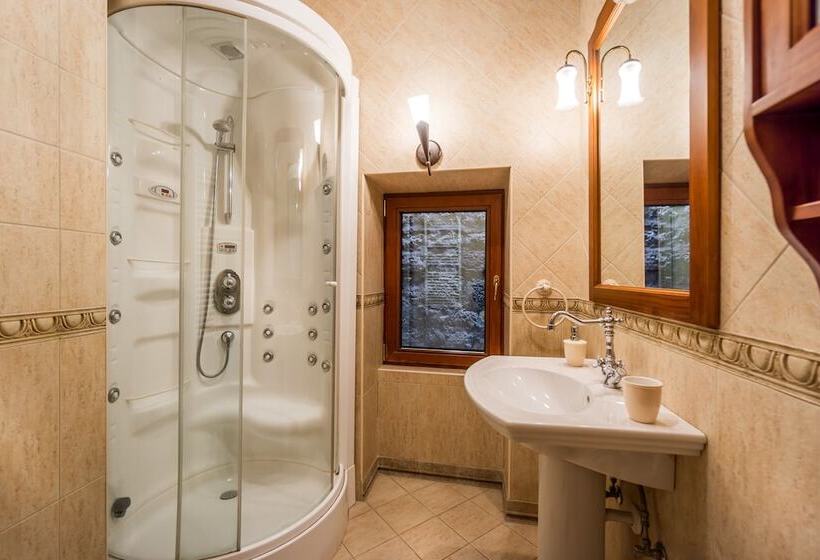 پانسیون Forza Lux Guest House