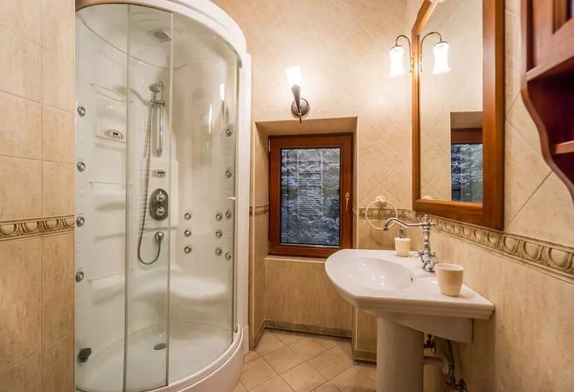 پانسیون Forza Lux Guest House