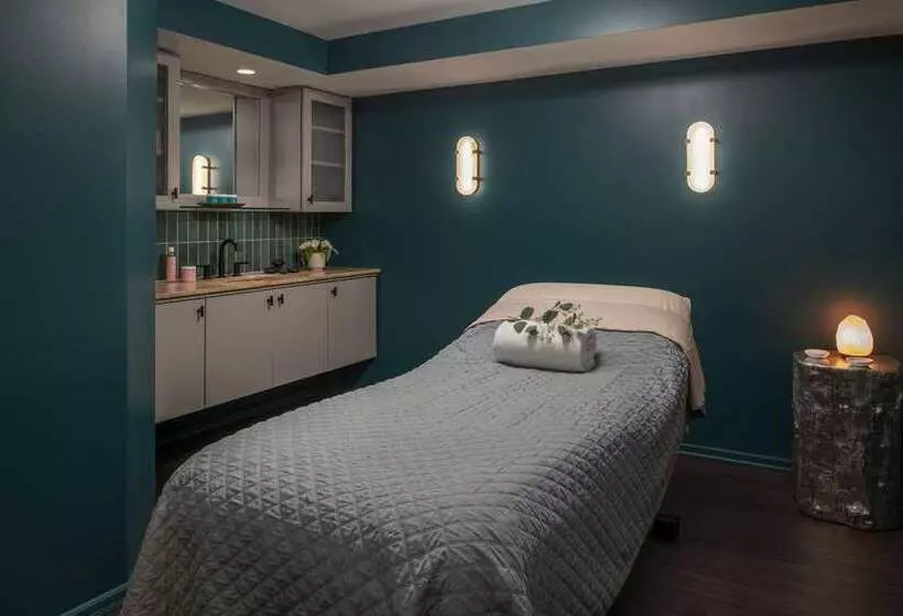 1000, Lxr Hotels & Resorts