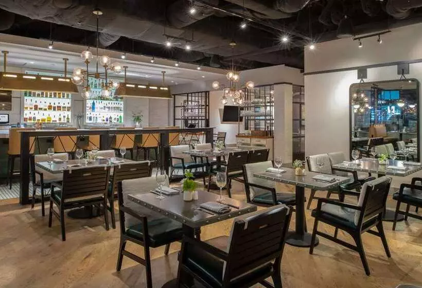 1000, Lxr Hotels & Resorts