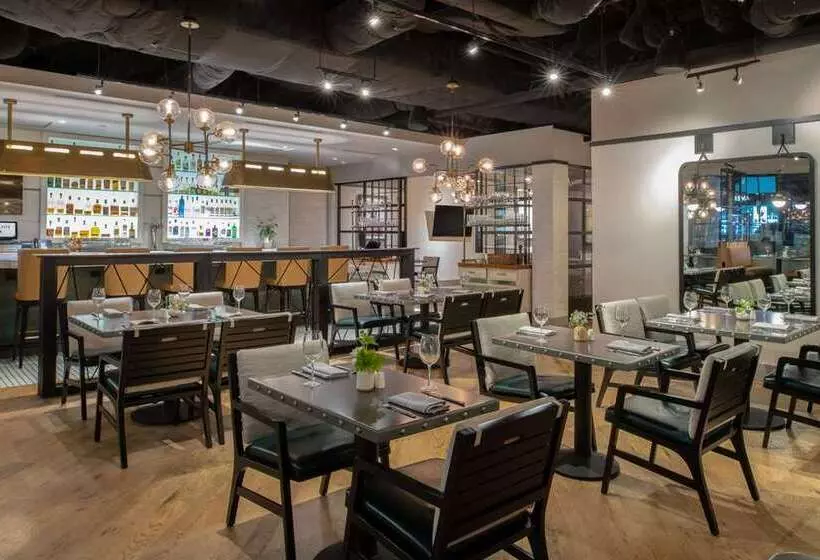 1000, Lxr Hotels & Resorts