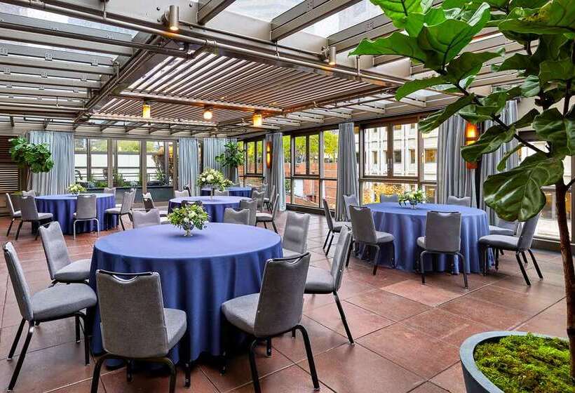 1000, Lxr Hotels & Resorts