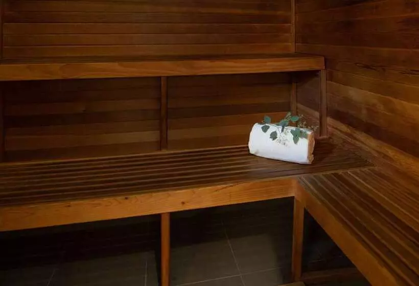 1000, Lxr Hotels & Resorts