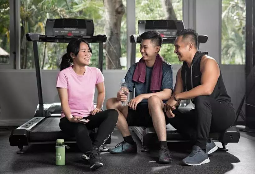 فندق Aryaduta Lippo Village