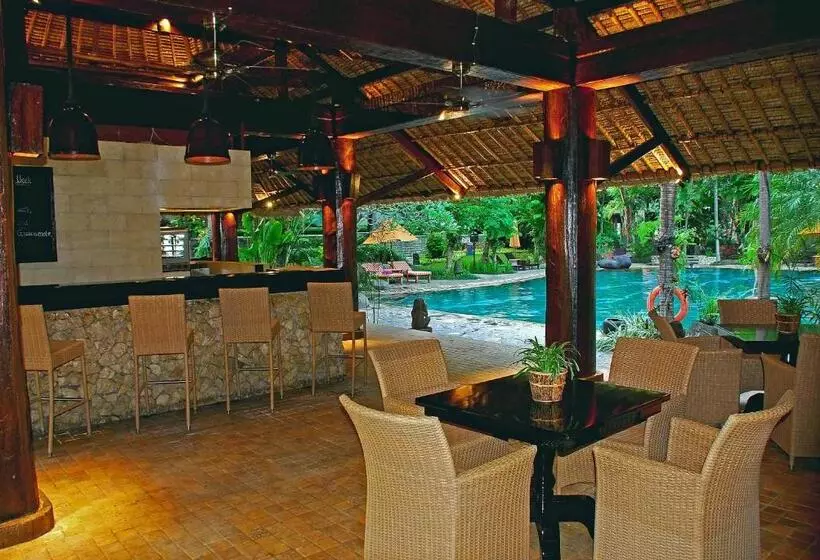 فندق Aryaduta Lippo Village