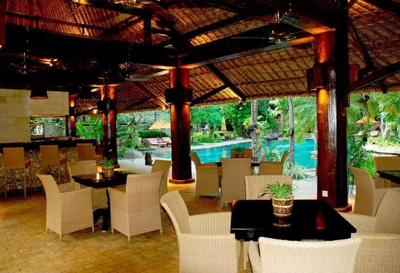 فندق Aryaduta Lippo Village