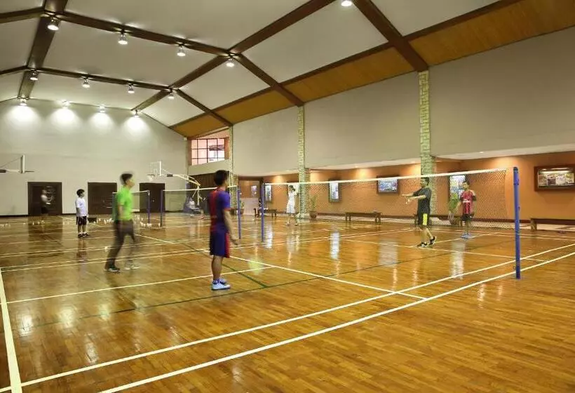 فندق Aryaduta Lippo Village