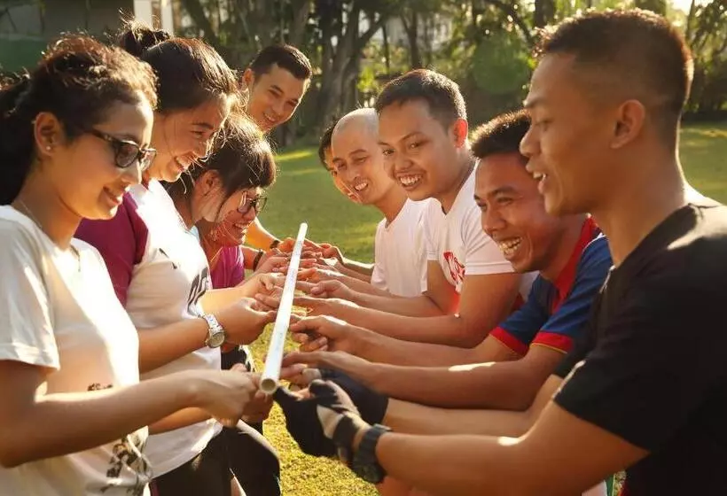 فندق Aryaduta Lippo Village