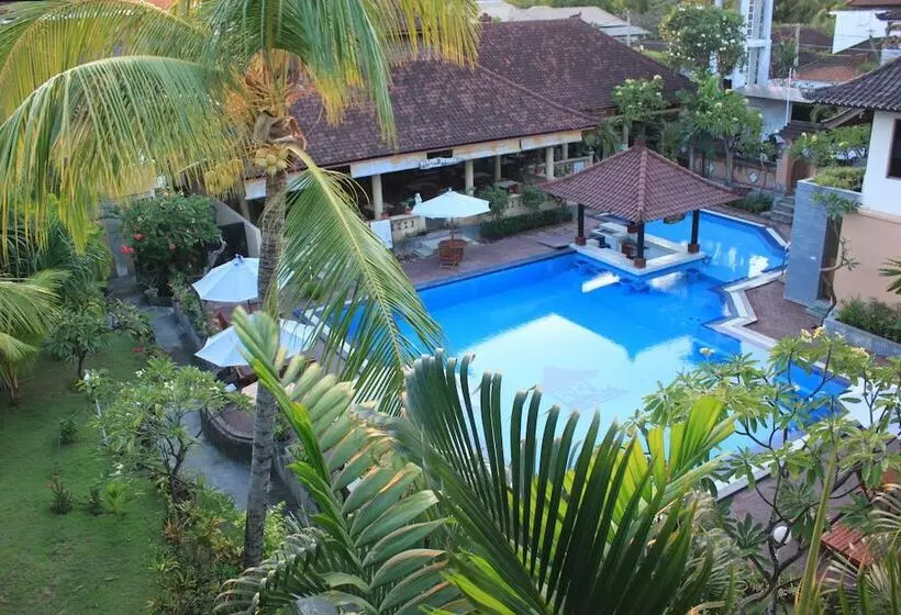 בית מלון כפרי Bakung Beach Resort