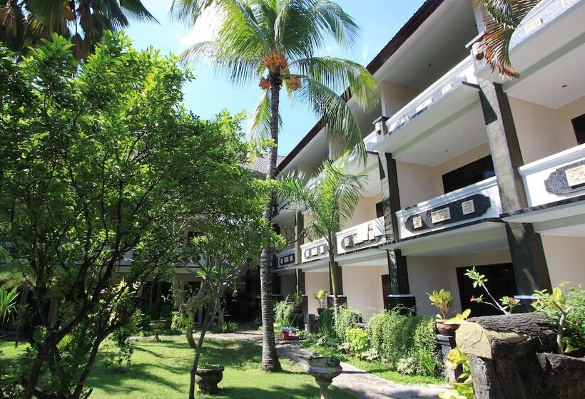 בית מלון כפרי Bakung Beach Resort