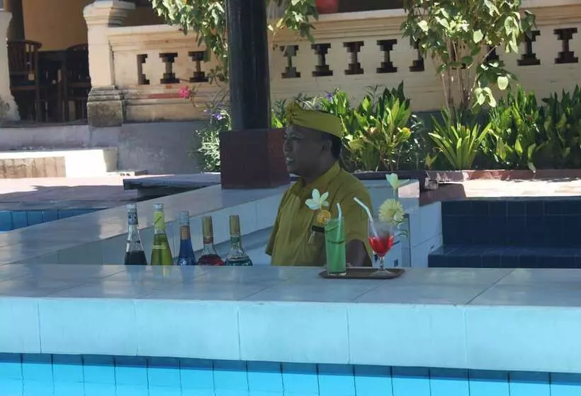 בית מלון כפרי Bakung Beach Resort