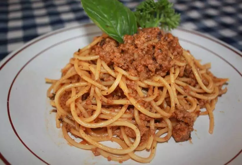 בית מלון כפרי Bakung Beach Resort