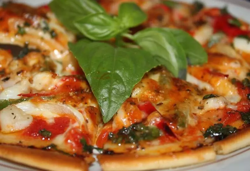 בית מלון כפרי Bakung Beach Resort