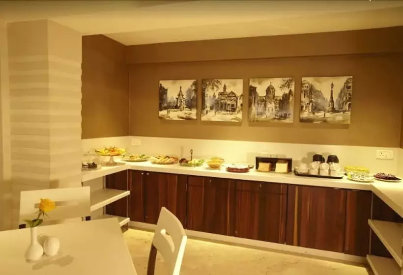 Hotel Bawa Continental