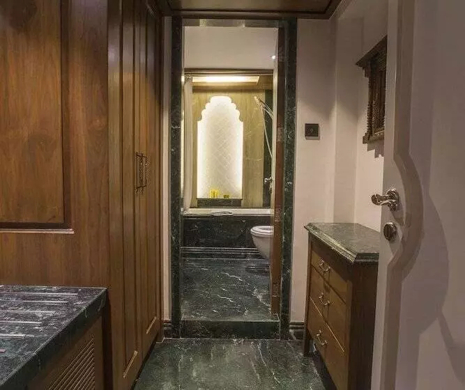 Hotel Bawa Continental