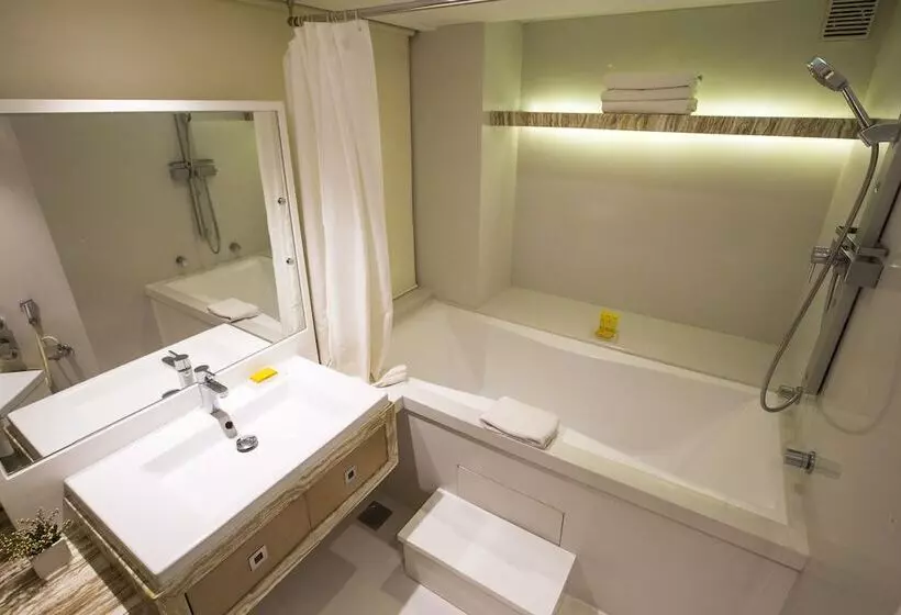 Hotel Bawa Continental