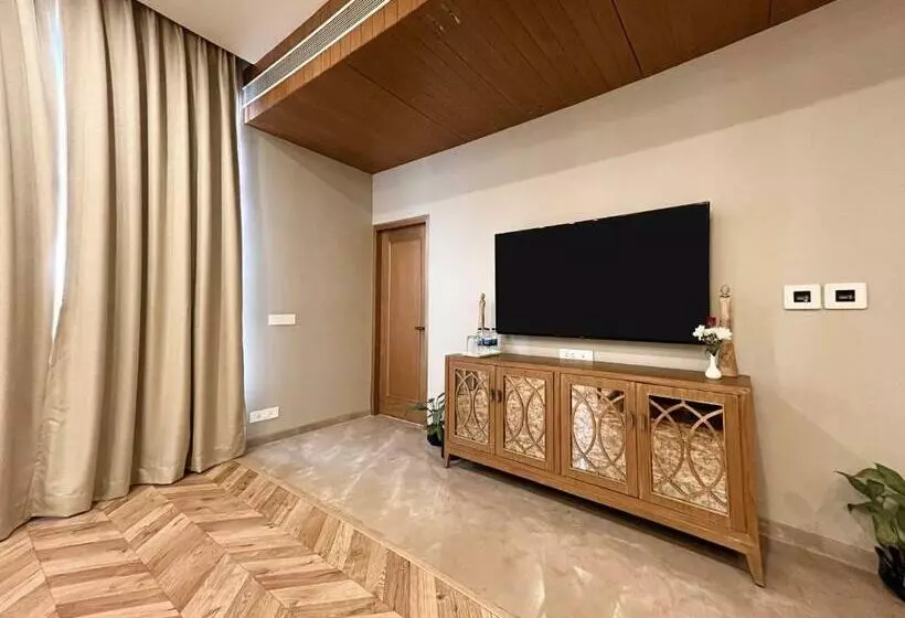 Отель Centre Point