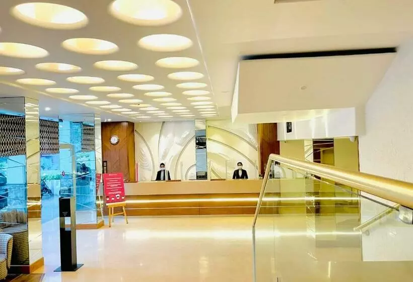 Отель Centre Point