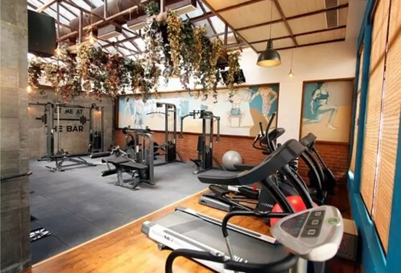 Отель Centre Point