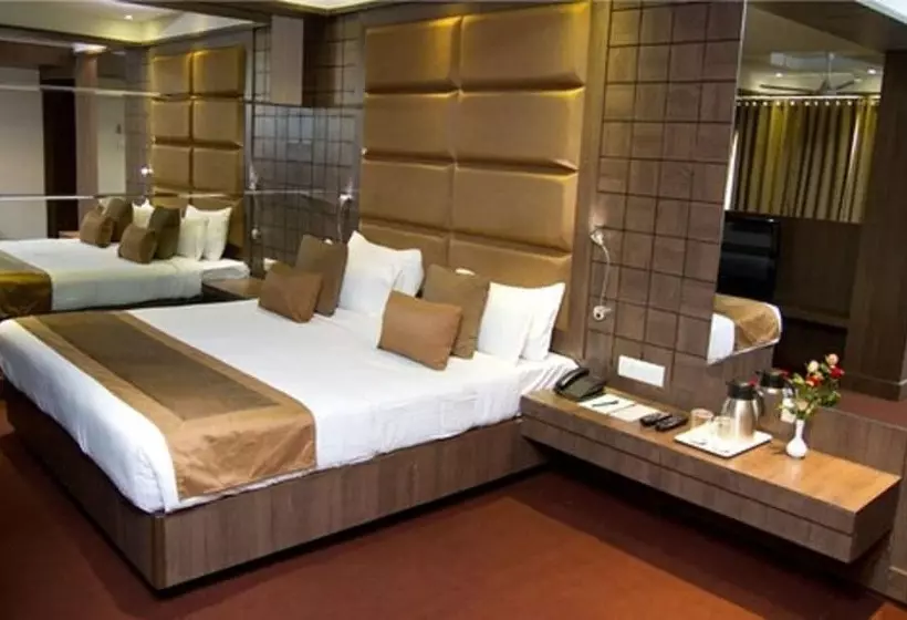 Отель Centre Point