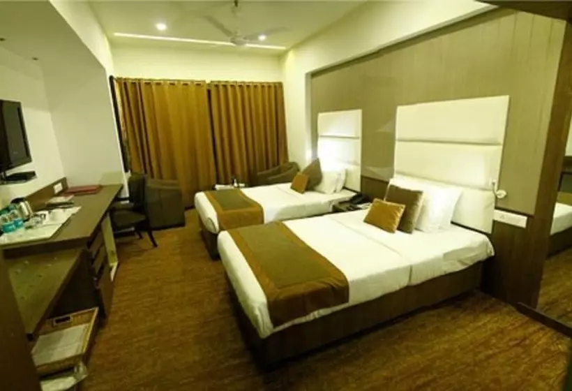 Отель Centre Point