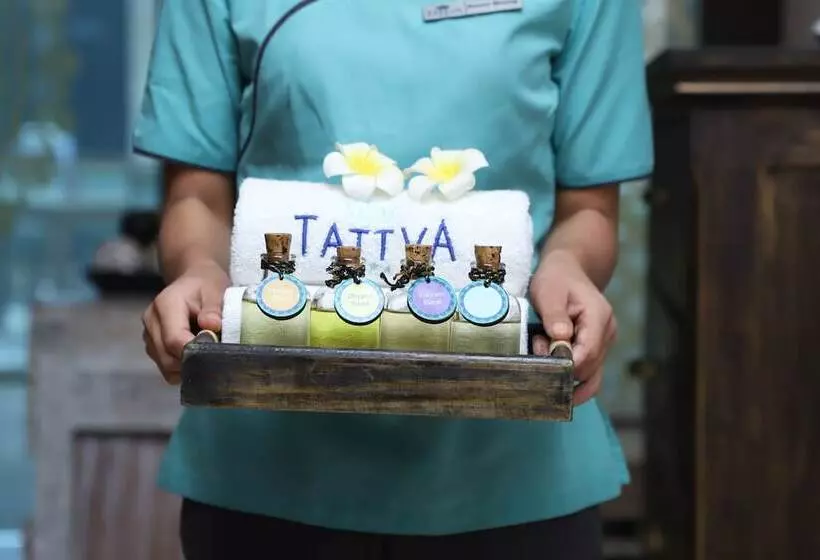 בית מלון כפרי Courtyard By Marriott Gurugram Downtown