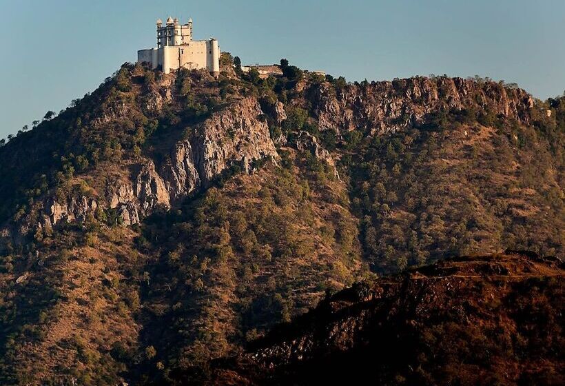 בית מלון כפרי Fateh Garh Resort By Fateh Collection