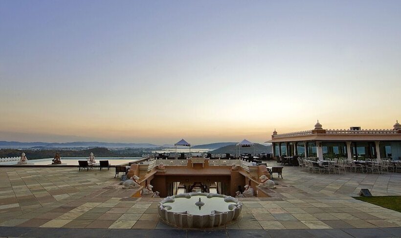 בית מלון כפרי Fateh Garh Resort By Fateh Collection