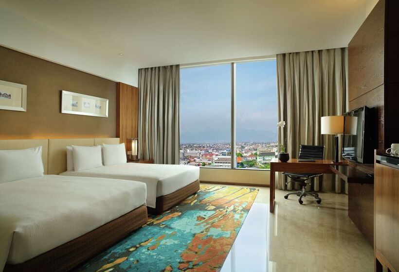 בית מלון כפרי Hilton Bandung
