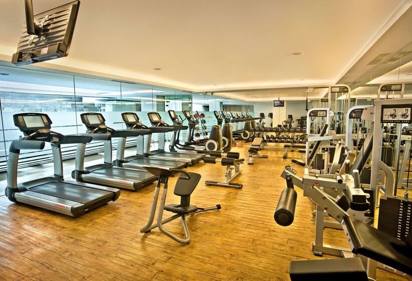 בית מלון כפרי Hilton Bandung