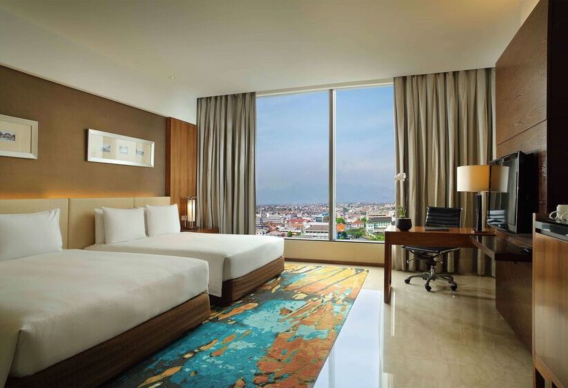 בית מלון כפרי Hilton Bandung