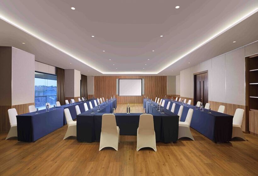 בית מלון כפרי Hilton Bandung