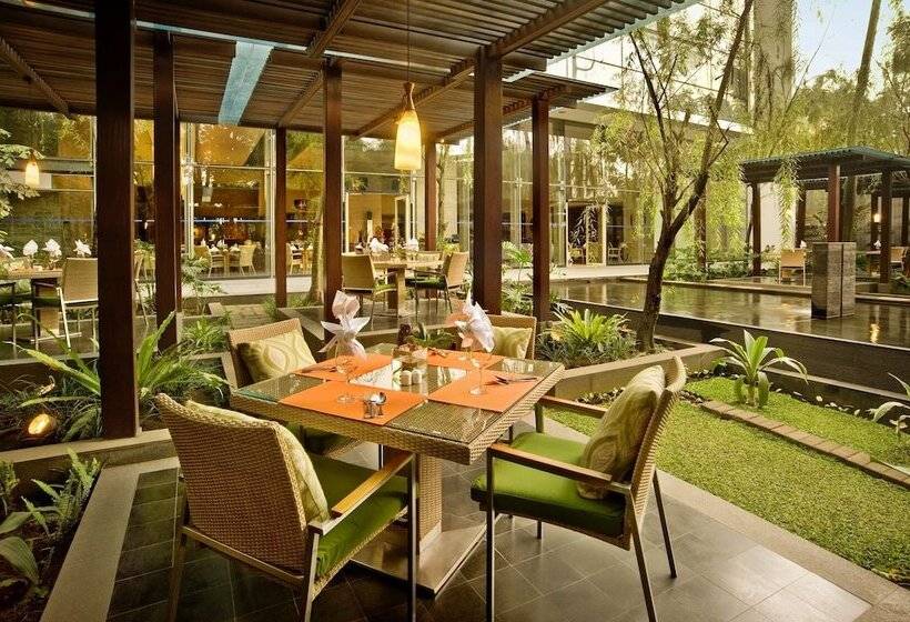 בית מלון כפרי Hilton Bandung